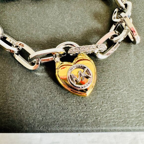 MICHAEL KORS DANGLING HEART CHARM PAVE CZ CHAIN BRACELET - Picture 2 of 6